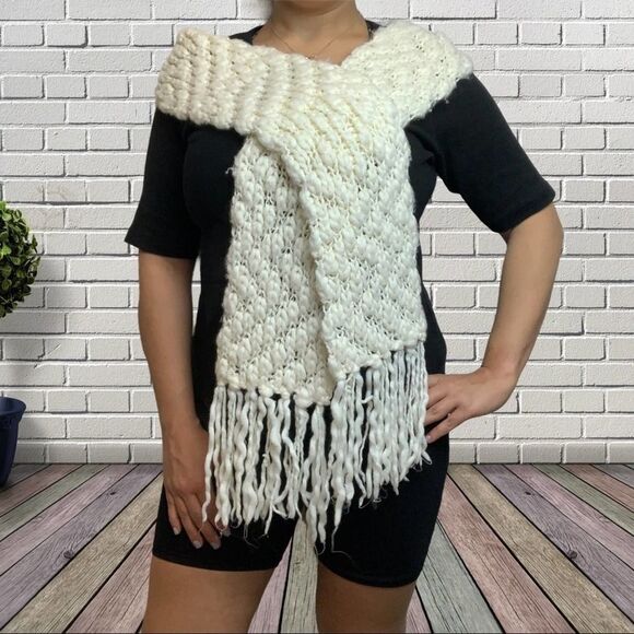 New York & Company Solid White Cream Chunky Knitted Long Scarf with fringe - Picture 2 of 7